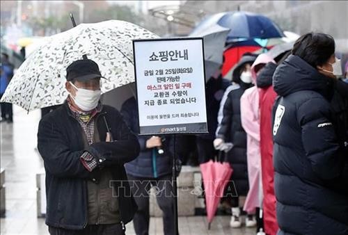 新冠肺炎疫情：韩国劳动部向越南劳务人员免费发放医用口罩
