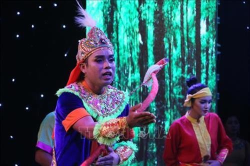 Bảo tồn, phát huy giá trị nghệ thuật sân khấu dù kê Khmer Nam Bộ (Bài 1)