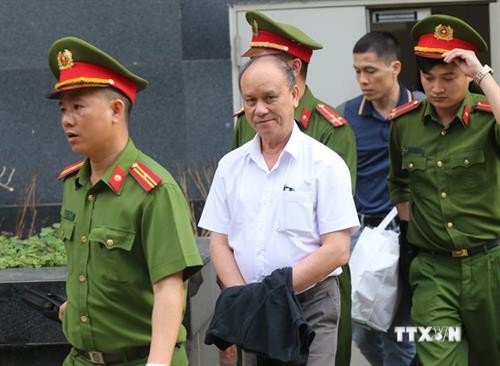 岘港市两名原领导案件二审法院维持一审对被告陈文明的原判