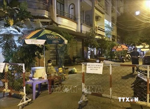 Thành phố Hồ Chí Minh: Phong tỏa 39 căn hộ chung cư liên quan ca tái mắc COVID-19