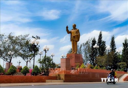 Chuyện về người chọn vị trí đặt tượng đài Bác Hồ trên bến Ninh Kiều