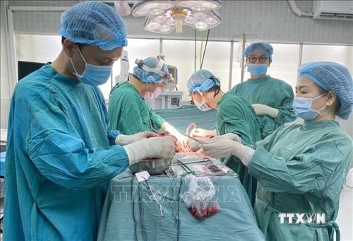 Bác sỹ Bệnh viện Chợ Rẫy kết hợp đại phẫu “3 trong 1” giúp loại bỏ nhiều nguy cơ cho bệnh nhân ung thư