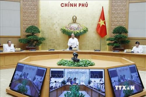 Thủ tướng Nguyễn Xuân Phúc: Thành phố Hồ Chí Minh phải trở lại vị thế cực tăng trưởng đầu tàu kinh tế của cả nước