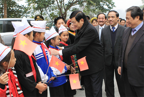 Chủ tịch nước Trương Tấn Sang khảo sát kết quả xây dựng nông thôn mới tại Tuyên Quang 