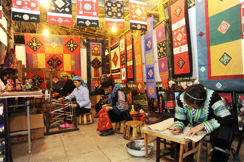 Hội xuân Ất Mùi 2015 với chủ đề "Phiên chợ vùng cao Lào Cai"