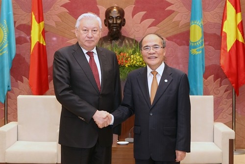 Chủ tịch Hạ viện Cộng hòa Kazakhstan thăm chính thức Việt Nam