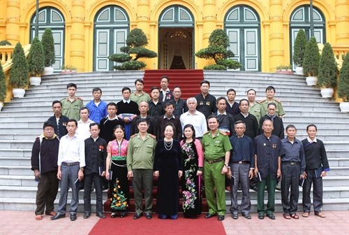 Phó Chủ tịch nước tiếp Đoàn đại biểu người có uy tín tỉnh Lai Châu