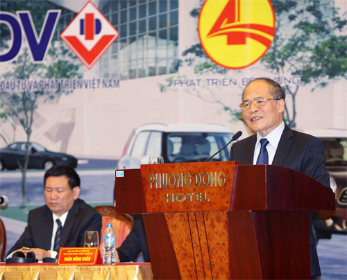 Chủ tịch Quốc hội Nguyễn Sinh Hùng dự Hội nghị gặp mặt các nhà đầu tư Xuân Ất Mùi 2015 tại Nghệ An 