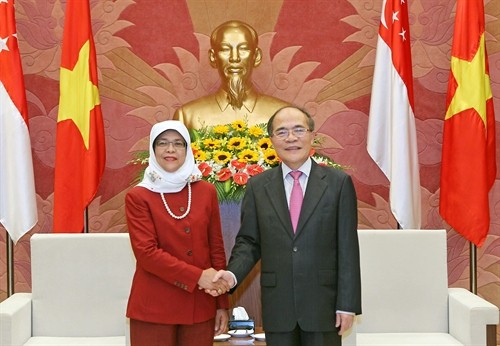 Chủ tịch Quốc hội Singapore thăm chính thức Việt Nam