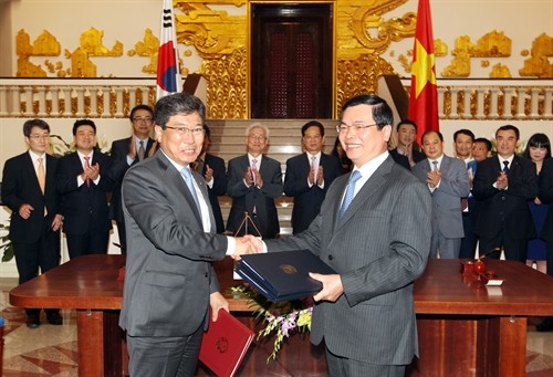  Việt Nam và Hàn Quốc ký Hiệp định Thương mại Tự do 
