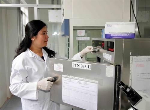Người phụ nữ nghiên cứu, sản xuất thành công sản phẩm vi sinh chuyên dụng xử lý chất thải hữu cơ
