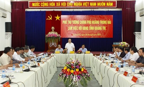 Phó Thủ tướng Hoàng Trung Hải kiểm tra công tác khắc phục hạn hán tại Quảng Trị