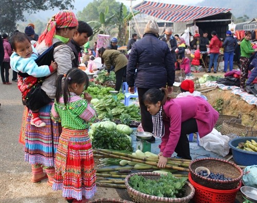 Bảo tồn và phát triển chợ quê truyền thống ở Tuyên Quang