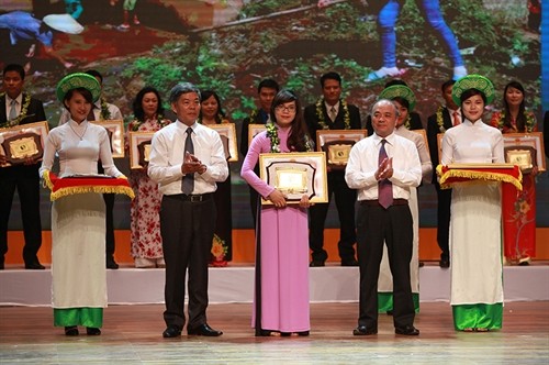50 tổ chức, cá nhân được trao tặng Giải thưởng Môi trường Việt Nam 2015