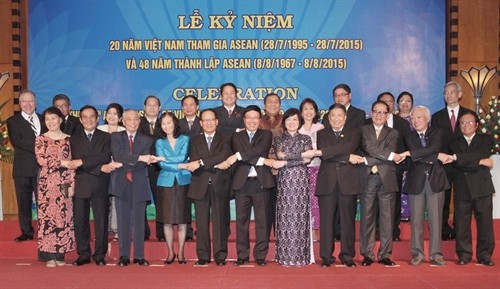 Kỷ niệm 20 năm Việt Nam tham gia ASEAN và 48 năm ngày thành lập ASEAN