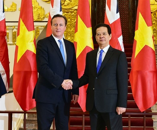 Thủ tướng Liên hiệp Vương quốc Anh và Bắc Ai-len thăm chính thức Việt Nam