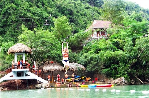 Hệ thống đu dây tự do tour du lịch Sông Chày - Hang Tối lập kỷ lục dài nhất Việt Nam
