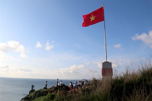 Khánh thành Cột cờ Tổ quốc tại đảo Phú Quý