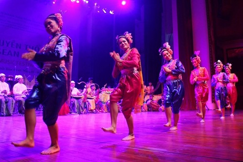 Liên hoan Âm nhạc truyền thống các nước ASEAN 2015