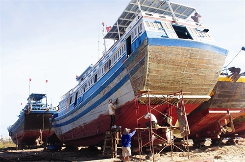 Bình Thuận đóng mới tầu cá theo nghị định 67