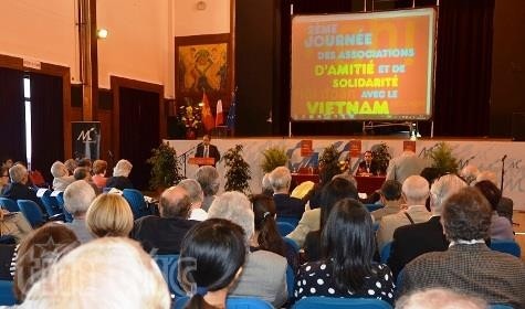 Người Việt và bạn bè Pháp quan ngại về tình hình Biển Đông