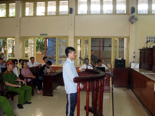 Vụ án oan của ông Nguyễn Thanh Chấn: Tòa tuyên phạt Lý Nguyễn Chung 12 năm tù giam
