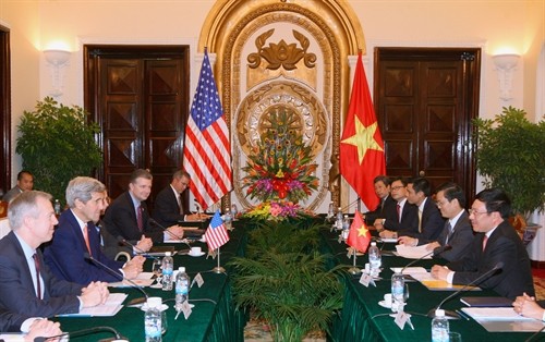 Hội đàm giữa Phó Thủ tướng, Bộ trưởng Ngoại giao Phạm Bình Minh và Ngoại trưởng Hoa Kỳ John Kerry 