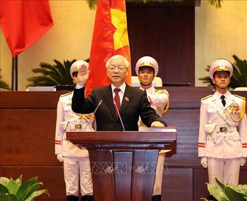 越南第十四届国会第六次会议：阮富仲同志宣誓就任2016-2021年任期国家主席