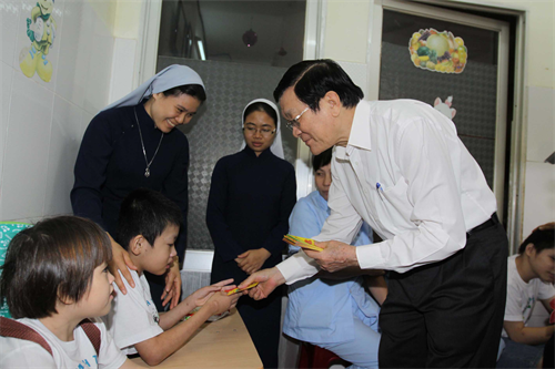 Chủ tịch nước Trương Tấn Sang thăm và chúc Tết tại huyện Củ Chi, Thành phố Hồ Chí Minh