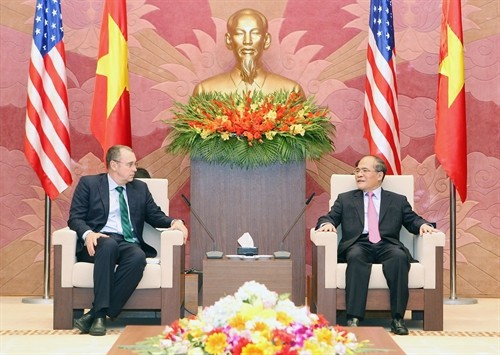 Chủ tịch Quốc hội Nguyễn Sinh Hùng tiếp Đoàn Hạ nghị sĩ Hoa Kỳ