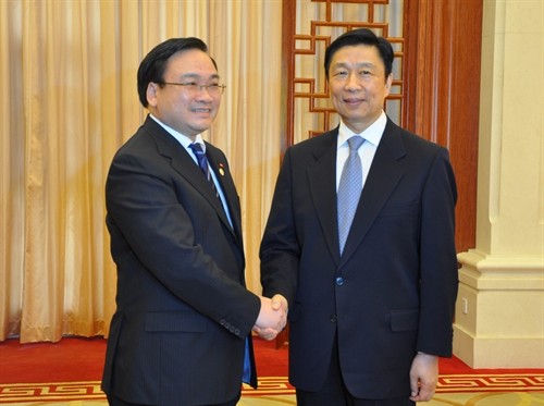 Phó Thủ tướng Chính phủ Hoàng Trung Hải hội kiến Phó Chủ tịch nước Trung Quốc Lý Nguyên Triều