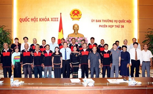 Phó Chủ tịch Quốc hội Huỳnh Ngọc Sơn tiếp Đoàn đại biểu người có uy tín trong đồng bào dân tộc thiểu số tỉnh Đắk Lắk