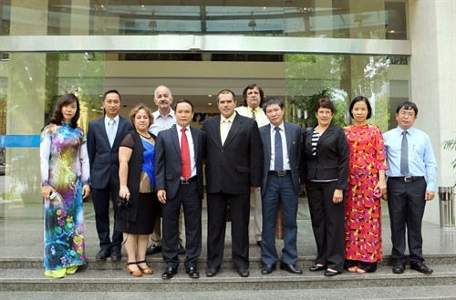 Đoàn đại biểu Thông tấn xã Việt Nam hội đàm với Đoàn đại biểu Thông tấn xã Prensa Latina (Cuba)