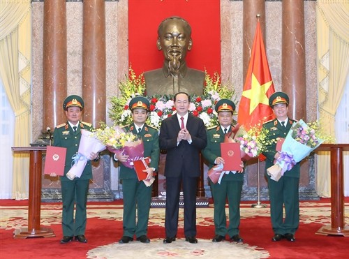 Chủ tịch nước Trần Đại Quang trao Quyết định thăng cấp hàm Thượng tướng Quân đội nhân dân Việt Nam