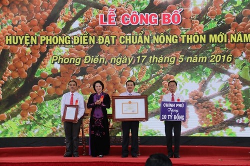 Chủ tịch Quốc hội Nguyễn Thị Kim Ngân dự lễ công bố đạt chuẩn nông thôn mới tại huyện Phong Điền, Cần Thơ