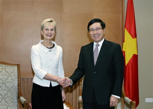 Phó Thủ tướng, Bộ trưởng Ngoại giao Phạm Bình Minh tiếp Thống đốc Vùng Ostergotland (Thụy Điển)