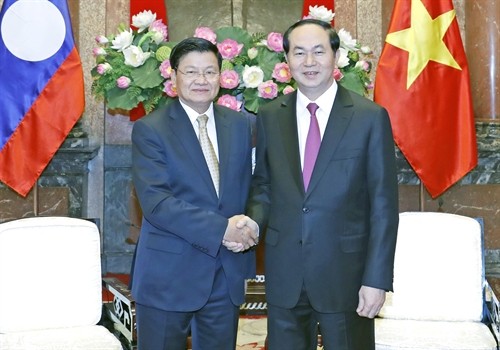 Chủ tịch nước Trần Đại Quang và Chủ tịch Quốc hội Nguyễn Thị Kim Ngân tiếp Thủ tướng Lào Thongloun Sisoulith