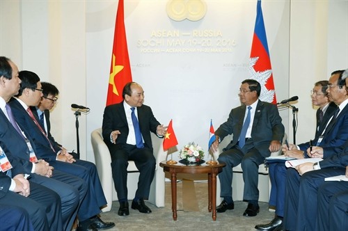 Thủ tướng Chính phủ Nguyễn Xuân Phúc tiếp xúc song phương bên lề Hội nghị Cấp cao ASEAN – Nga