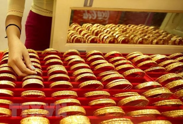 今日上午越南国内市场黄金价格每两下降10万越盾