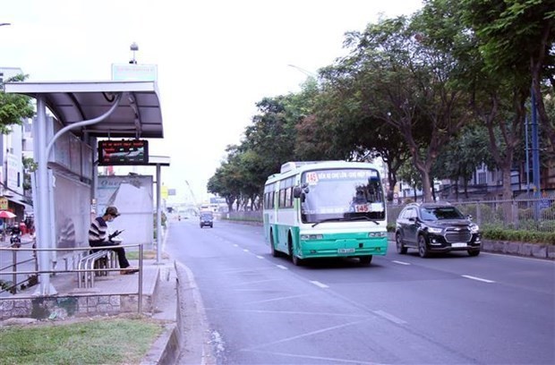 胡志明市建议使用符合该市基础设施特点的公共小巴