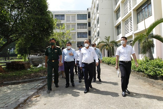 政府常务副总理张和平检查胡志明市的防疫工作