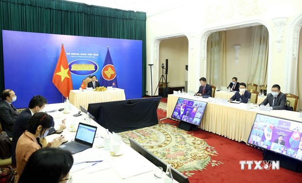 越南外交部部长裴青山出席第22届东盟与中日韩外长视频会议