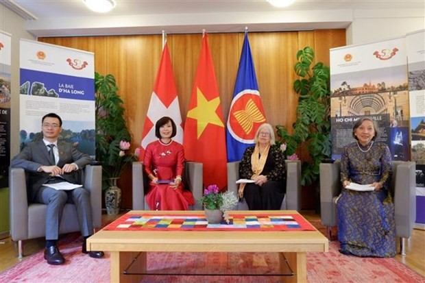 越南驻日内瓦和伯尔尼代表机构配合举行2021年瑞士越南日