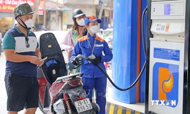7月11日0时起越南国内成品油价格下降3000多越盾