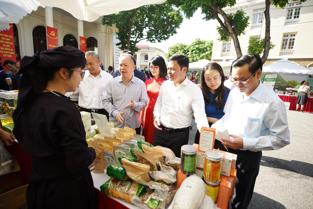 Hà Nội tổ chức tổng kết chương trình phối hợp phát triển chuỗi cung cấp rau, thịt an toàn giai đoạn 2015 - 2020