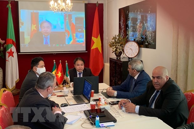 200余家企业出席2021年越南-阿尔及利亚-塞内加尔贸易投资合作促进会