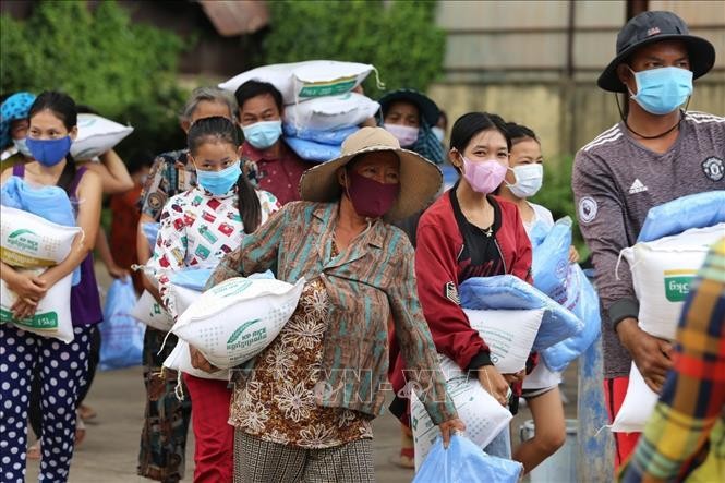 开展第二批紧急援助  救助受疫情影响的旅柬越南人