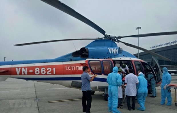 成功组织紧急救援飞行 将在双子西岛的一名危重病人安全运往陆地救治