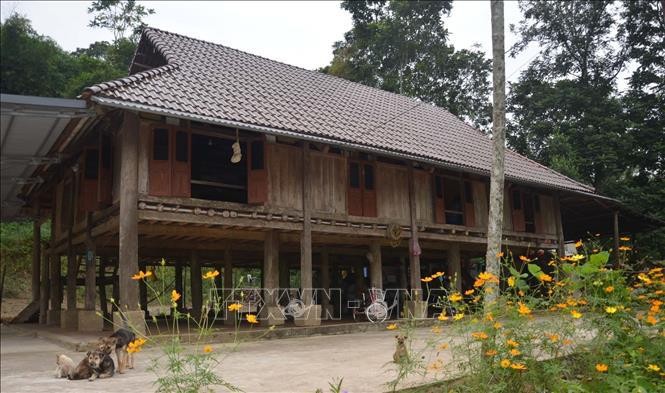 保护清化省芒族高脚屋建筑 促进民宿旅游发展