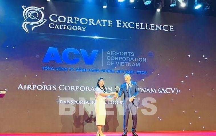 越南航空总公司继续荣获2022年亚太企业精神奖